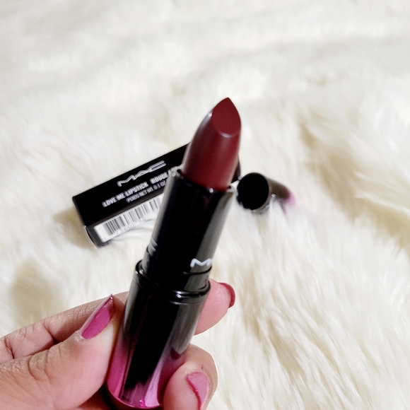 MAC love me lipstick in La Femme - Picture 2 of 3